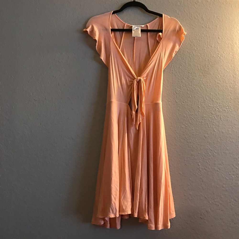 BCBGeneration Peach Flutter Sleeve Peekaboo Mini